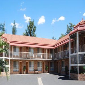 The Aberdeen Motel 4*